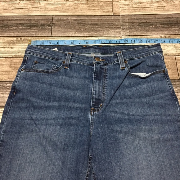 LL Bean Bean Flex Classic Fit Jeans Men’s 36x29 Med Wash Blue (Flaw Read) - Picture 4 of 12